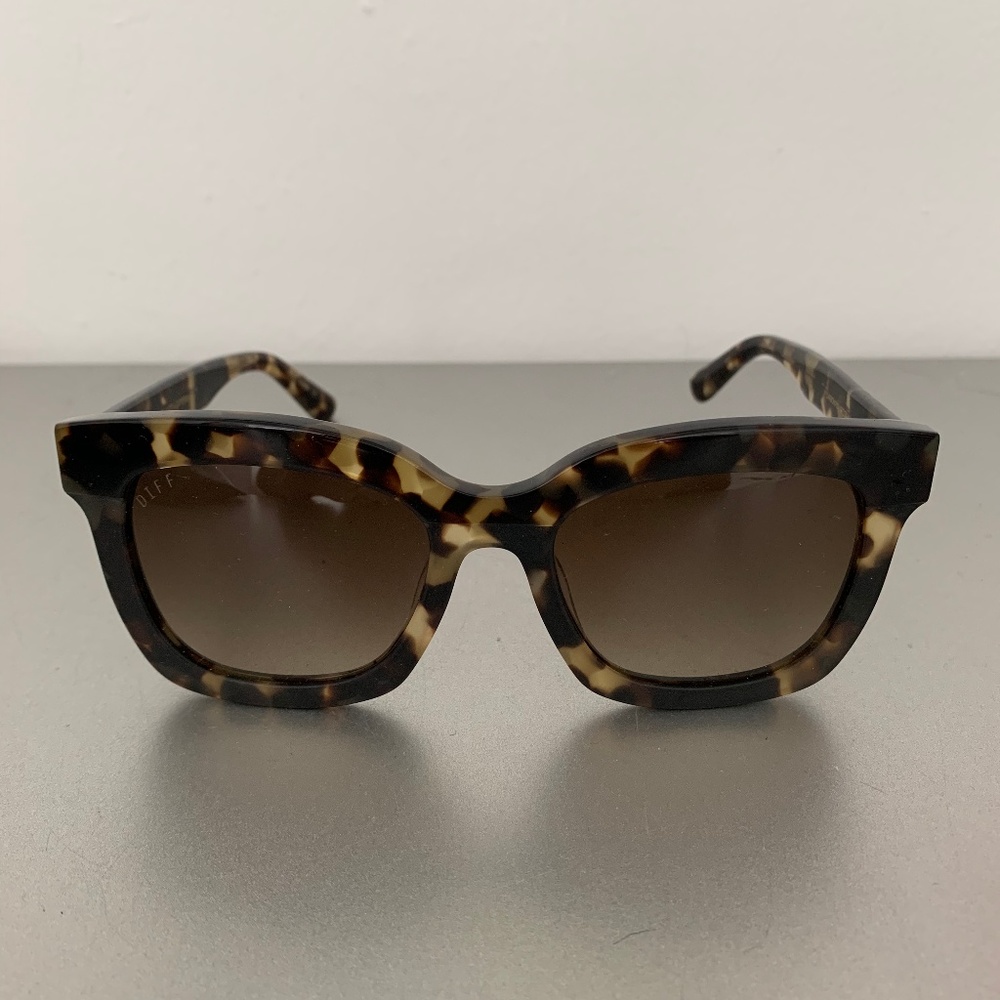 DIFF EYEWEAR BELLA SUNGLASSES